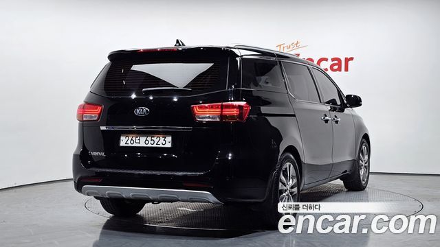 Kia Carnival из Кореи Encar