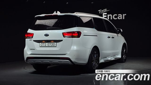 Kia Carnival из Кореи Encar
