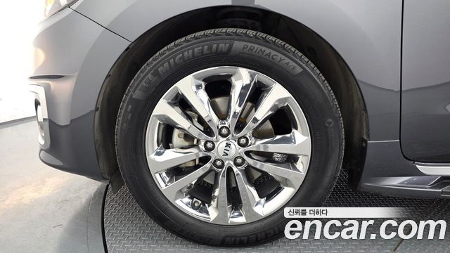 Kia Carnival из Кореи Encar