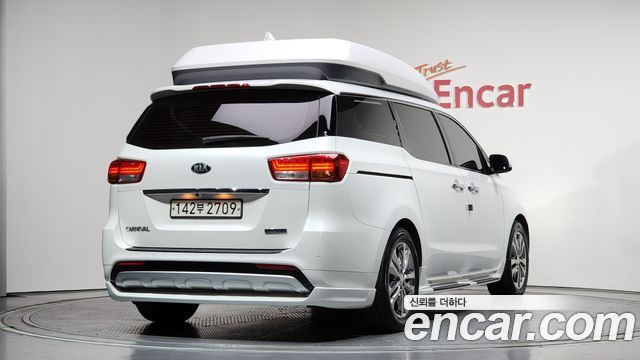 Kia Carnival 9-seater Hi-Limousine Noblesse — пробег 148 648 км — фото 2 из 5