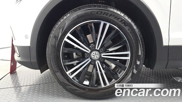 Volkswagen Tiguan из Кореи Encar