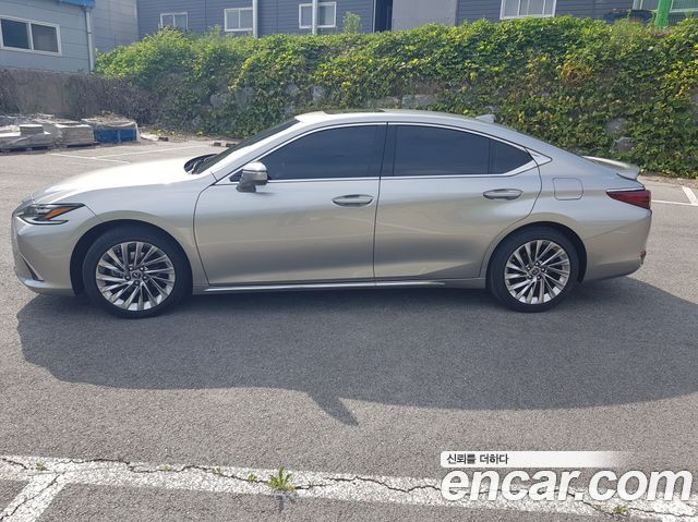 Lexus ES Executive — пробег 23 277 км — фото 5 из 5
