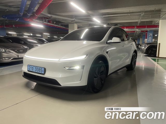 Tesla Model Y Premium RWD — пробег 600 км — фото 1 из 5