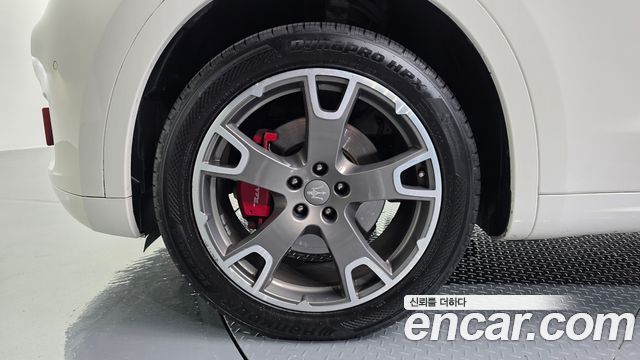 Maserati Levante 3.0 Diesel AWD — пробег 133 001 км — фото 5 из 5