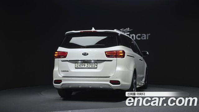 Kia Carnival из Кореи Encar