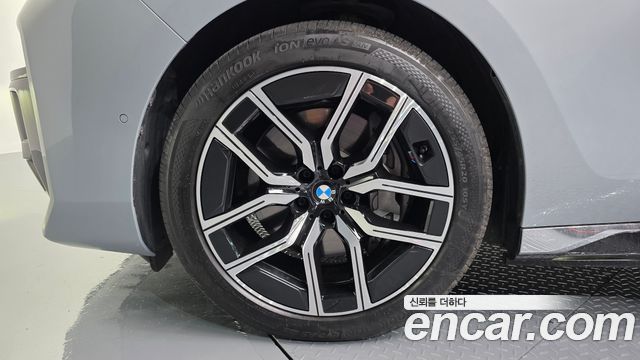 BMW i7 из Кореи Encar