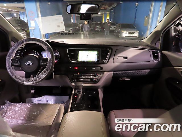 Kia Carnival 11-seater Deluxe — пробег 61 500 км — фото 5 из 5