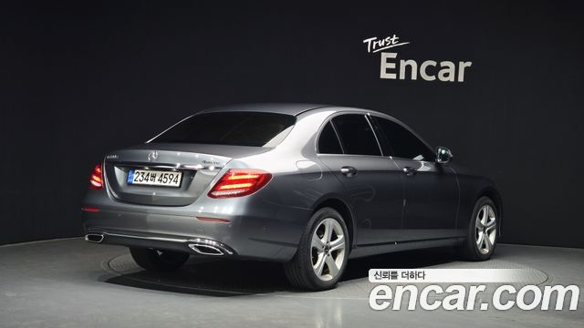Mercedes-Benz E-Class E220d 4MATIC Avantgarde — пробег 213 826 км — фото 2 из 5
