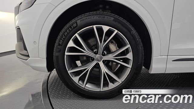 Audi Q8 50 TDI Quattro Premium — пробег 53 677 км