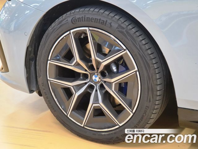BMW 5-Series 520i M Sport — пробег 15 000 км — фото 4 из 5