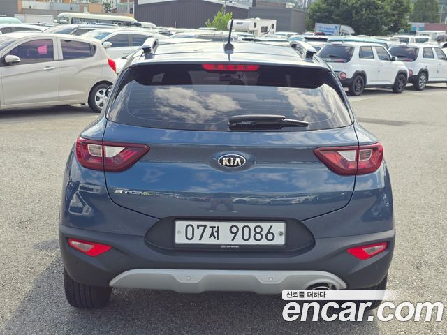Kia Stonic из Кореи Encar