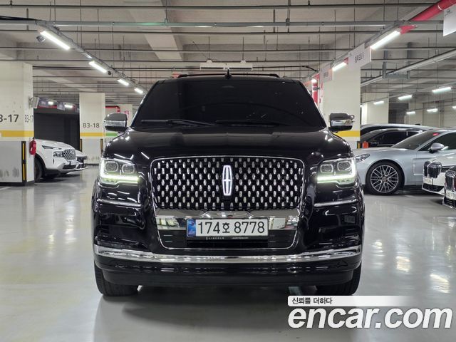 Lincoln Navigator 3.5L Black Label — пробег 28000 км