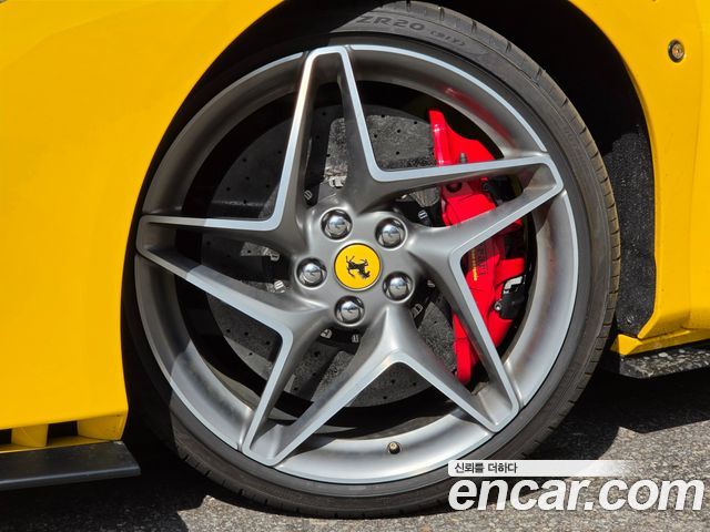 Ferrari F8 3.9 V8 — пробег 8430 км