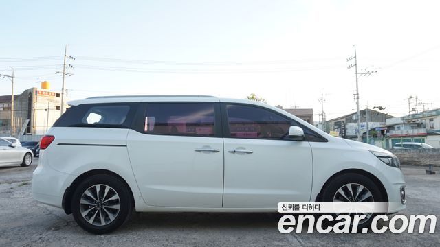 Kia Carnival из Кореи Encar