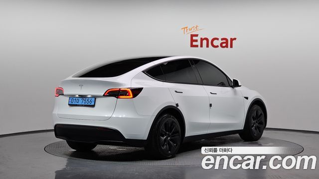 Tesla Model Y RWD — пробег 22 774 км — фото 2 из 5