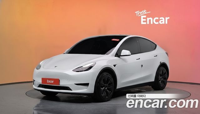 Tesla Model Y RWD — пробег 22 774 км — фото 1 из 5