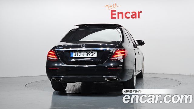Mercedes-Benz E-Class из Кореи Encar