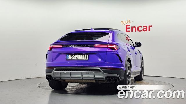 Lamborghini Urus из Кореи Encar