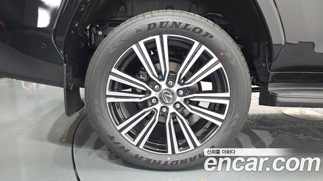 Lexus LX 700h Luxury — пробег 8 км — фото 5 из 5