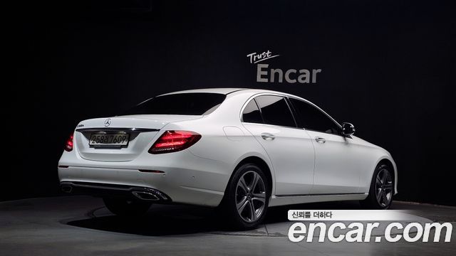 Mercedes-Benz E-Class из Кореи Encar