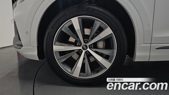 Audi Q8 50 TDI Quattro Premium — пробег 37 027 км