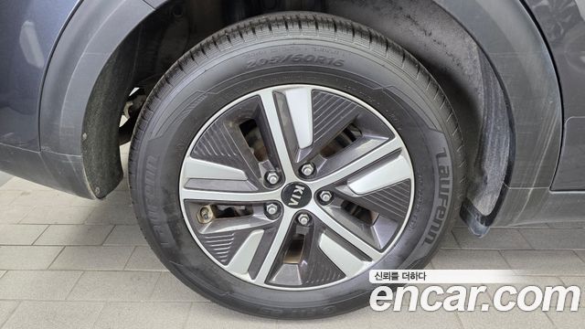 Kia Niro 1.6 HEV Noblesse Special — пробег 74 619 км — фото 5 из 5