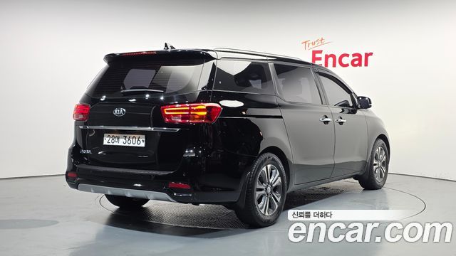 Kia Carnival 9-Seater Luxury — пробег 155 033 км — фото 2 из 5