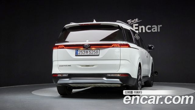 Kia Carnival из Кореи Encar