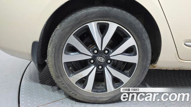 Kia Carens LPI 2.0 GLX High-Deluxe Family — пробег 235324 км