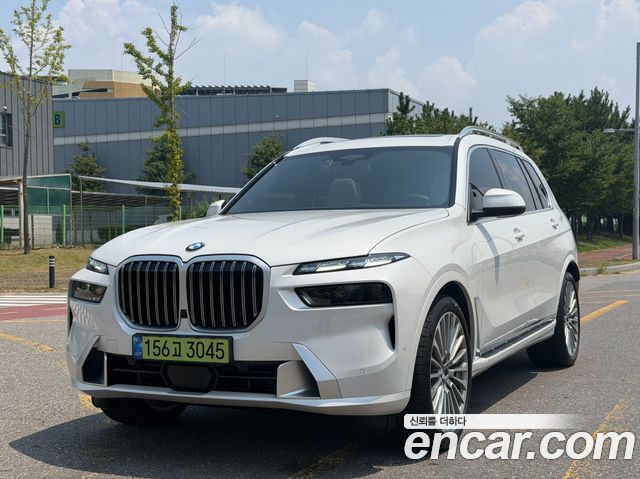 BMW X7 xDrive 40i Design Pure Excellence 6-Seater — пробег 11 343 км — фото 1 из 5