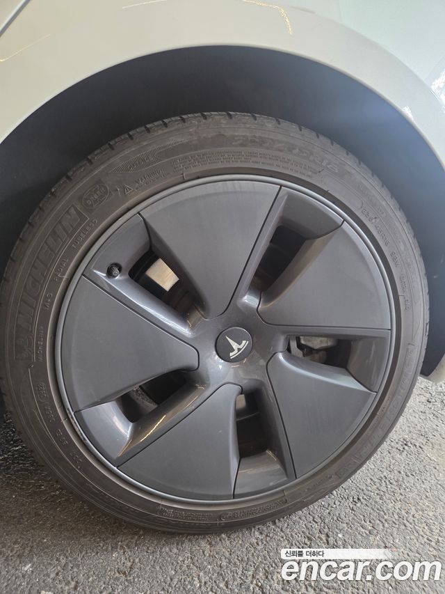Tesla Model 3 Long Range AWD — пробег 65 000 км — фото 4 из 5