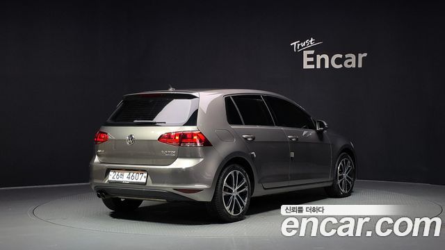 Volkswagen Golf 2.0 TDI Premium — пробег 36 054 км — фото 2 из 5