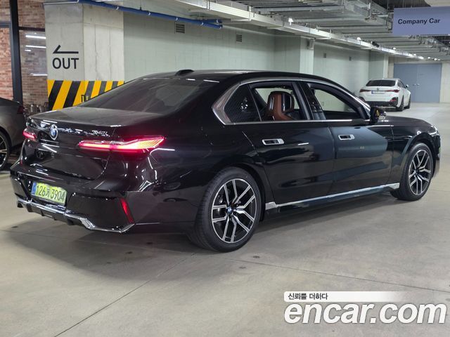 BMW 7-Series 740i xDrive M Sport — пробег 9 461 км — фото 2 из 5