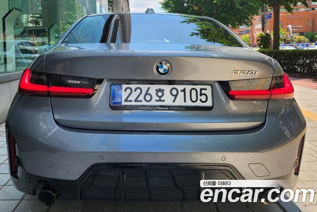 BMW 3-Series 320i M Sport — пробег 470 км — фото 2 из 5