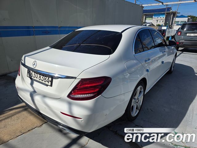 Mercedes-Benz E-Class из Кореи Encar