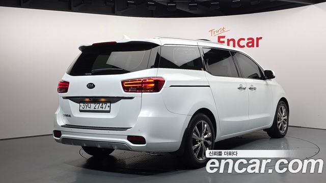 Kia Carnival из Кореи Encar