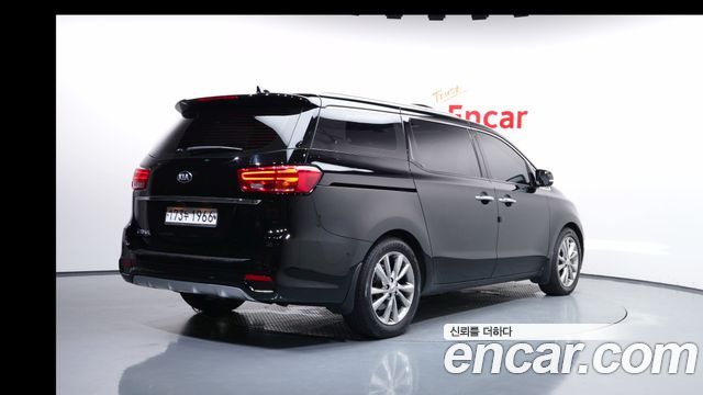Kia Carnival из Кореи Encar