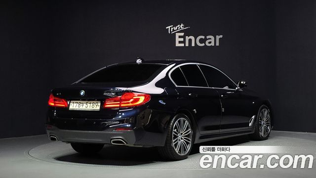 BMW 5-Series 520d xDrive M Sport Package Plus — пробег 71 066 км — фото 2 из 5