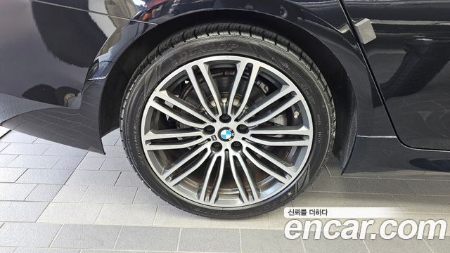 BMW 5-Series 520d xDrive M Sport Package Plus — пробег 71 066 км — фото 5 из 5