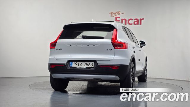 Volvo XC40 B4 Inscription — пробег 102 703 км — фото 4 из 5