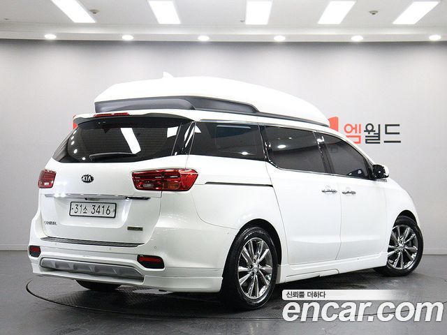 Kia Carnival 7-Seater Hi-Limousine President — пробег 182 181 км — фото 3 из 5