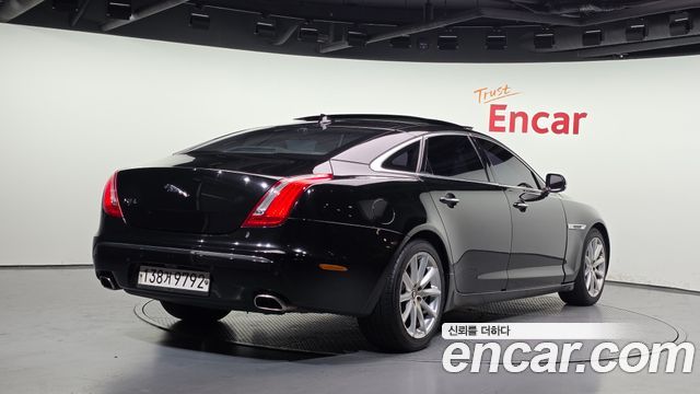 Jaguar XJ 3.0D Premium Luxury LWB X351 — пробег 230 137 км
