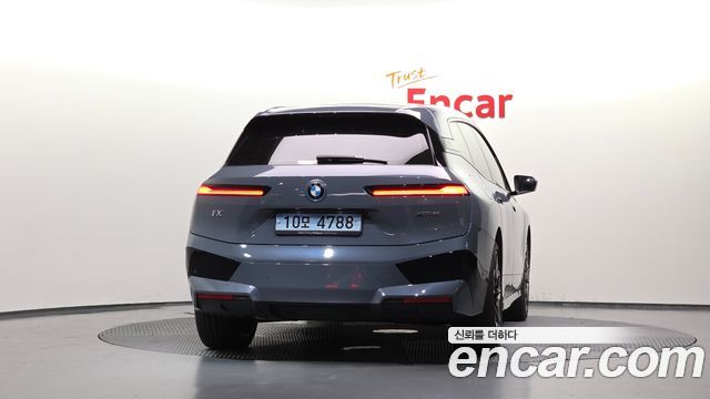 BMW iX из Кореи Encar