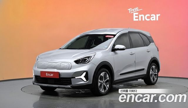 Kia Niro Earth — пробег 11 543 км — фото 1 из 5