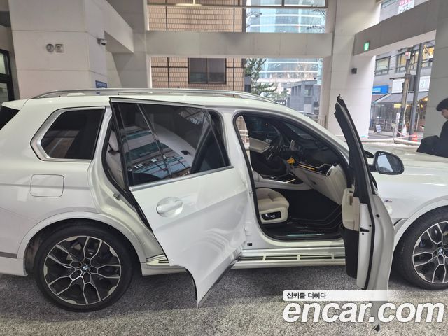 BMW X7 xDrive 40i M Sport 6STR — пробег 10 000 км — фото 4 из 5