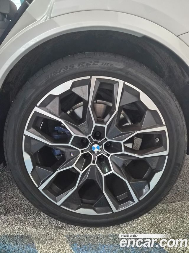 BMW X7 xDrive 40i M Sport 6STR — пробег 10 000 км — фото 5 из 5