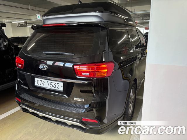 Kia Carnival из Кореи Encar