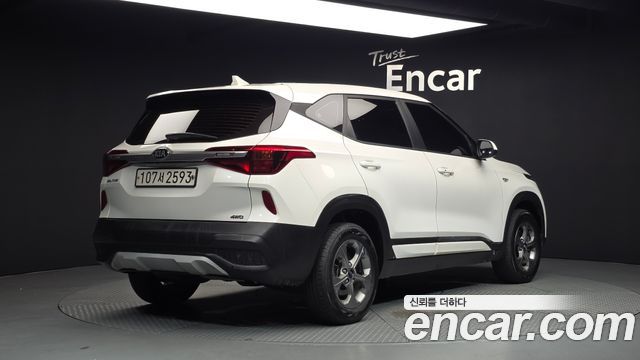 Kia Seltos из Кореи Encar