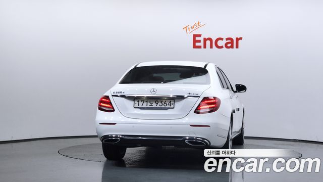 Mercedes-Benz E-Class из Кореи Encar