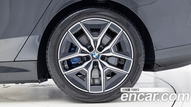 BMW i5 eDrive 40 M Sport — пробег 6 000 км — фото 5 из 5